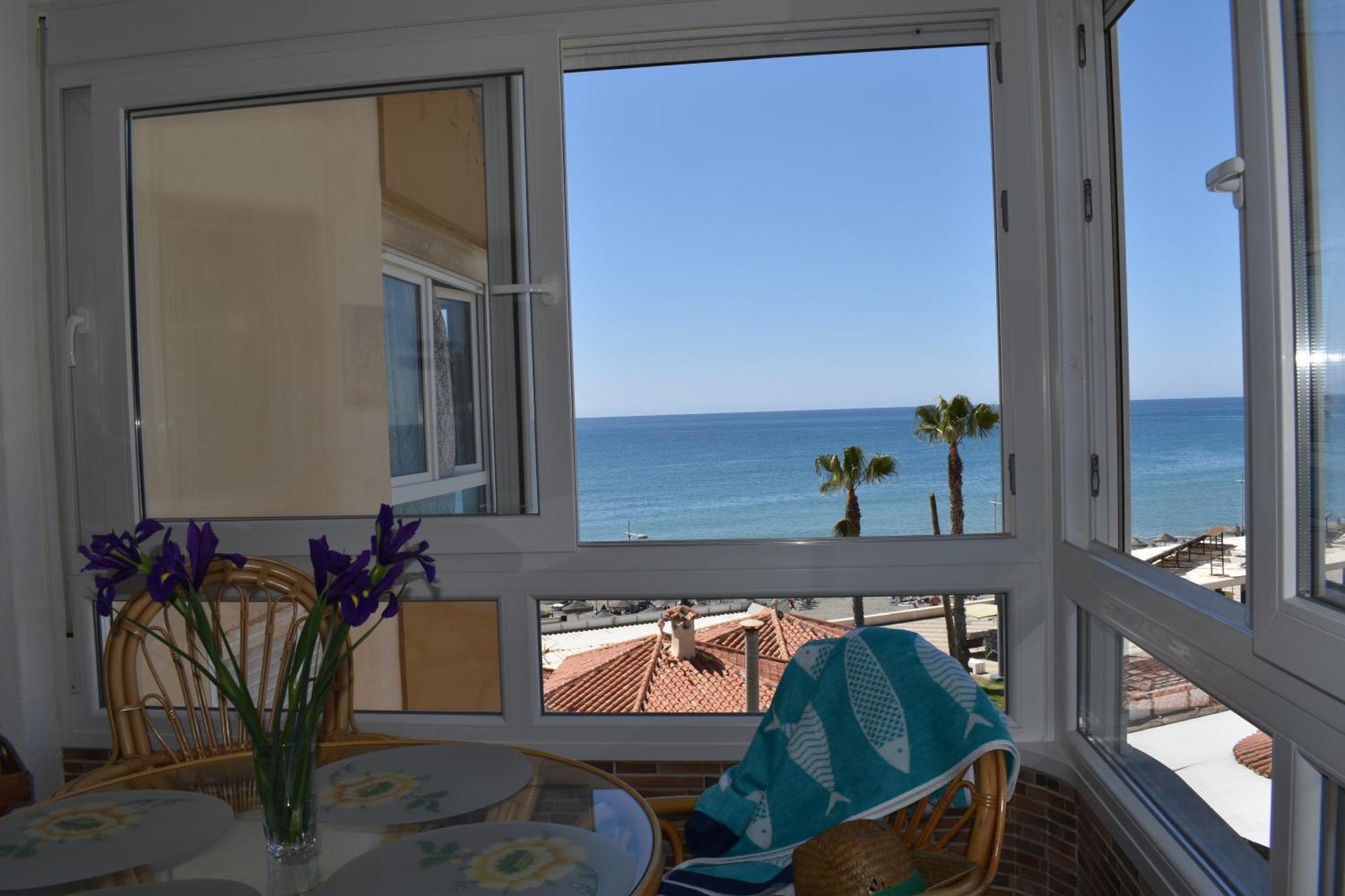 Fantastic Studio - Beachfront Lejlighed Torrox Eksteriør billede