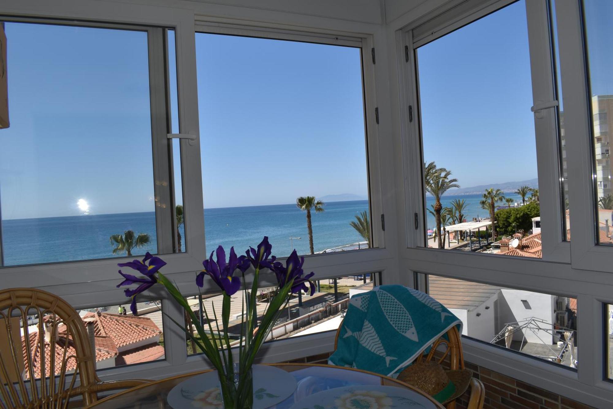 Fantastic Studio - Beachfront Lejlighed Torrox Eksteriør billede