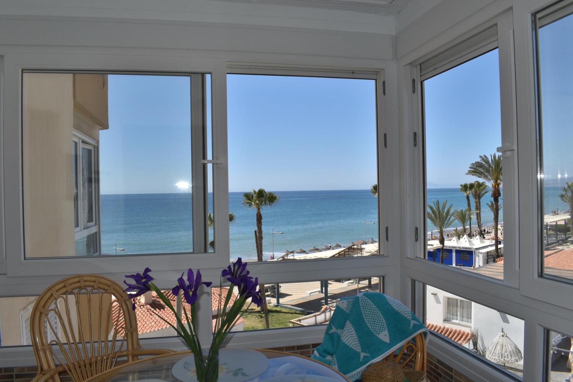 Fantastic Studio - Beachfront Lejlighed Torrox Eksteriør billede