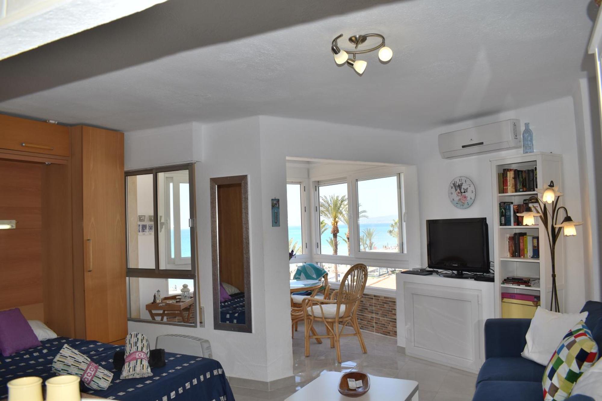 Fantastic Studio - Beachfront Lejlighed Torrox Eksteriør billede